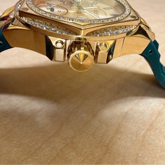 Guess Women's 38mm Watch - Green Silicone Band & Gold Tone - Picture 6 of 9